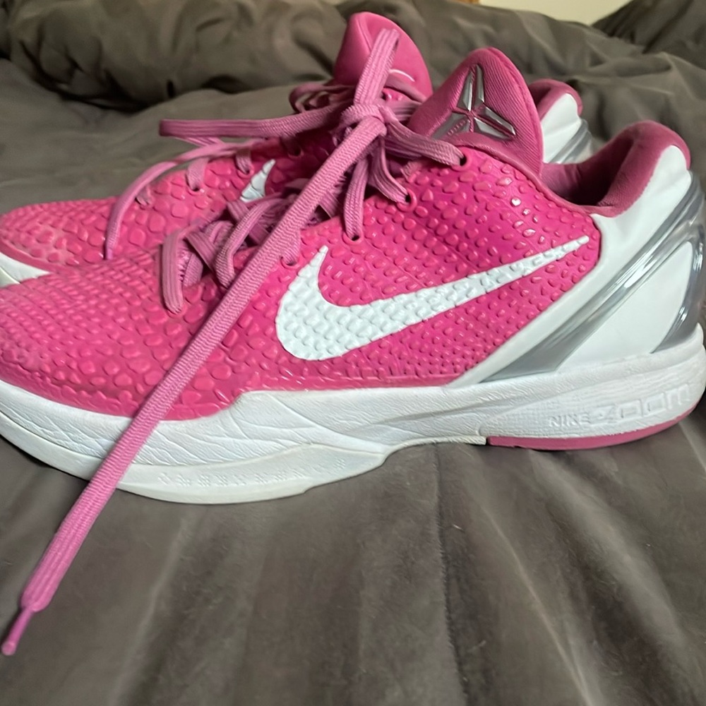 think pink kobe’s size 8